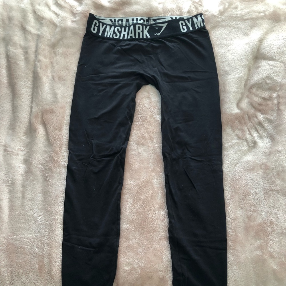 Gym shark leggings
